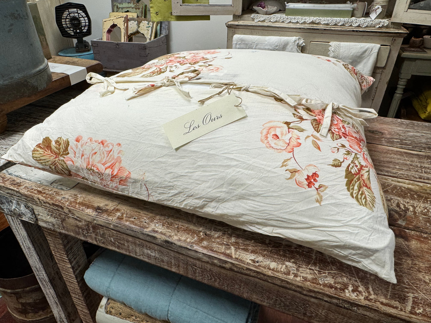 Les Ours Fleurs Cushion Cover