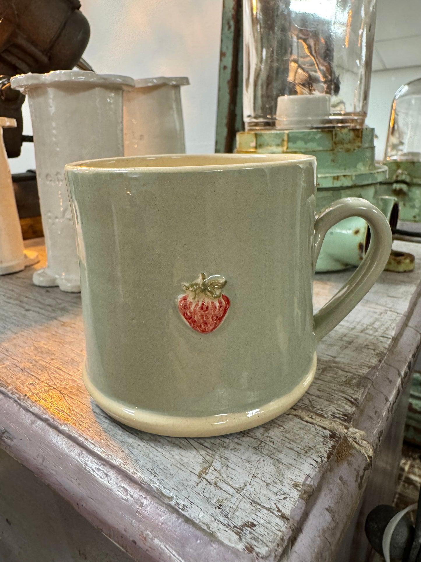 Hogben Pottery Mug - Strawberry